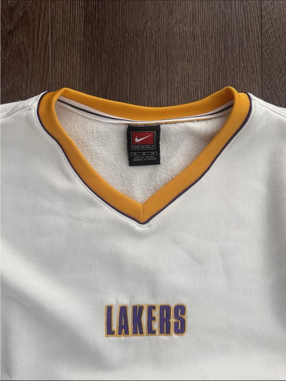 Nike White & Gold Lakers Long Sleeve Pullover - Picture 2 of 3